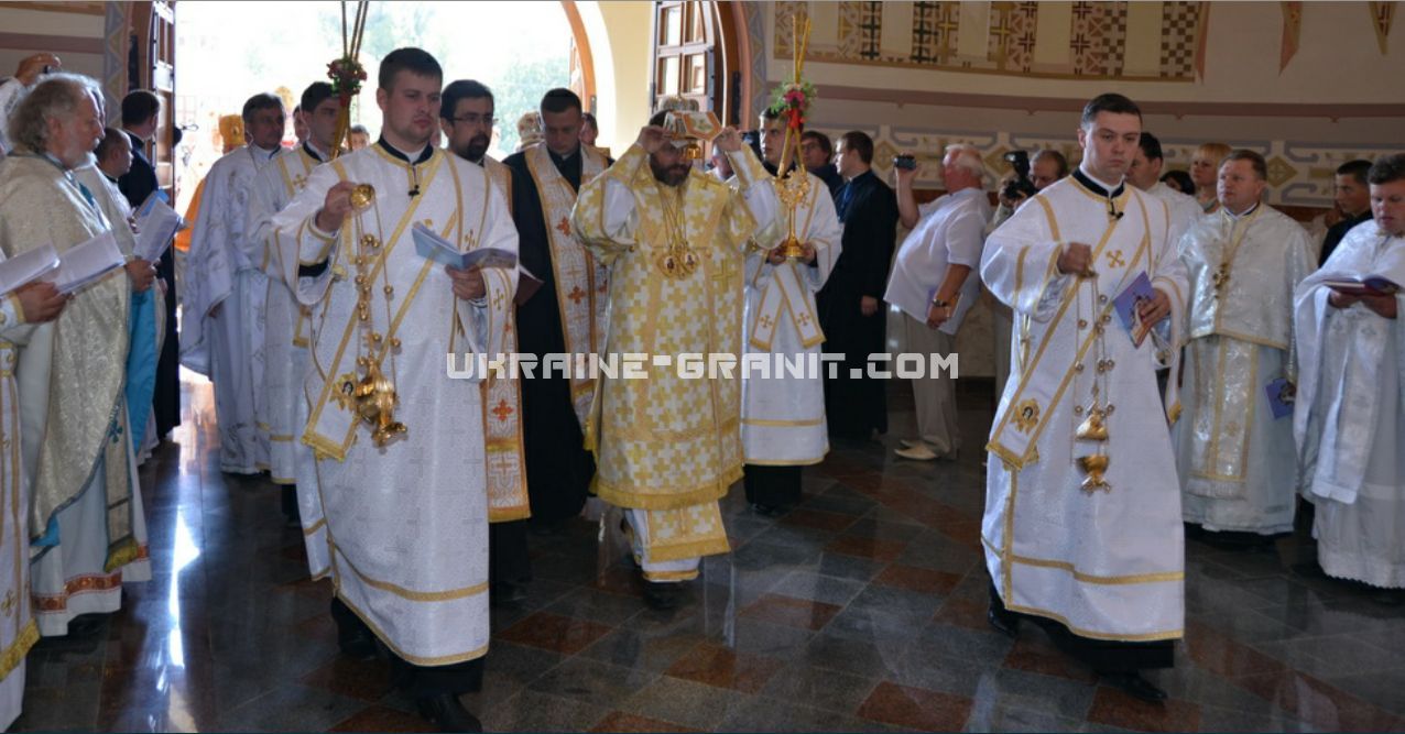 гранитные полы в церквях и храмах